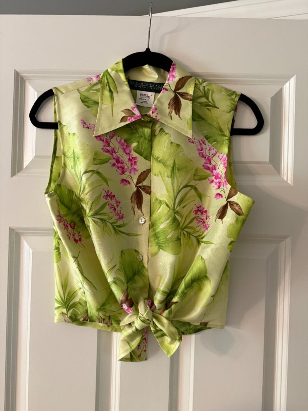 **Harve Benard Silk Green Tropical Floral Top**